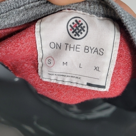 ON THE BYAS Short Sleeve Shirt With Pocket Men's Small Grey Red - Picture 2 of 9